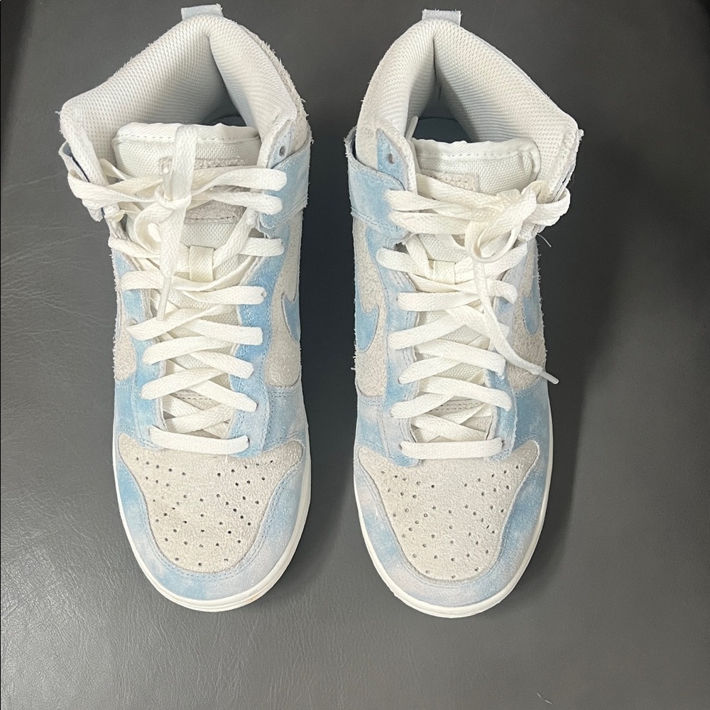 Nike Women's Dunk High SE 'Clouds' sneaker celestine blue and sail colorway